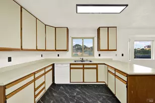 143 Creekview Dr, Vallejo, CA 94591 - Photo 14