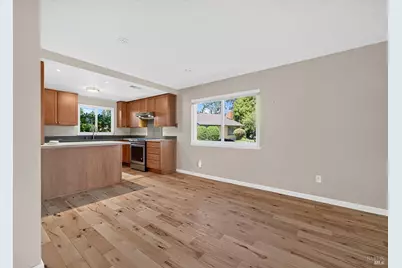 402 Meadowgreen Drive, Santa Rosa, CA 95409 - Photo 8