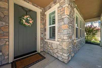 1043 Green Leaf Court, Vacaville, CA 95688 - Photo 8