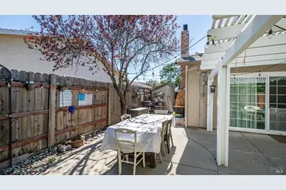 185 Midvale Drive, Vacaville, CA 95687 - Photo 52