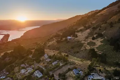 21 Avenida Las Baulinas, Stinson Beach, CA 94970 - Photo 4
