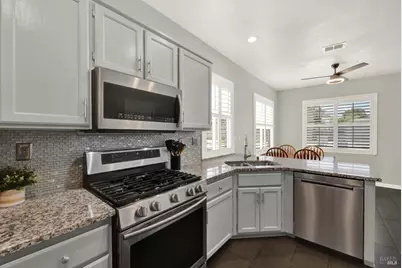 888 Sapphire Circle, Vacaville, CA 95687 - Photo 2