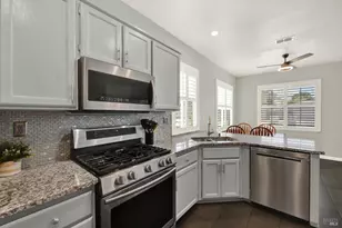 888 Sapphire Cir, Vacaville, CA 95687 - Photo 2