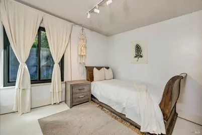 930 Mariposa Lane, Saint Helena, CA 94574 - Photo 12