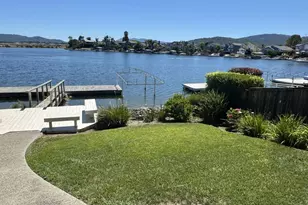 138 Del Oro Lagoon, Novato, CA 94949 - Photo 2