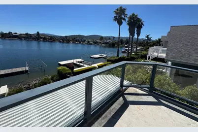 138 Del Oro Lagoon, Novato, CA 94949 - Photo 4