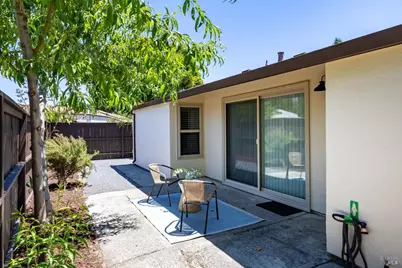 957 W 8th Street, Santa Rosa, CA 95401 - Photo 22