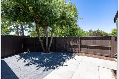 957 W 8th Street, Santa Rosa, CA 95401 - Photo 8