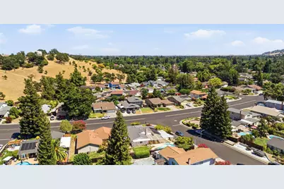 342 N Alamo Drive, Vacaville, CA 95688 - Photo 44