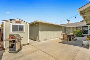 2116 Monterey Dr, Fairfield, CA 94534 - Photo 30