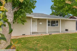 721 S Oak St, Ukiah, CA 95482 - Photo 1