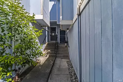 331 East T Street, Benicia, CA 94510 - Photo 4