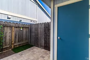331 E T St, Benicia, CA 94510 - Photo 32