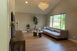 137 Valhalla Ct, Vacaville, CA 95687 - Photo 2