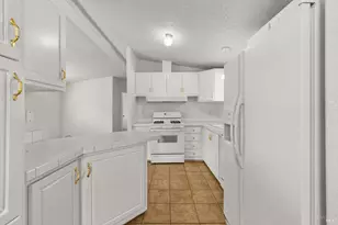 4691 Circle Dr, Santa Rosa, CA 95409 - Photo 12
