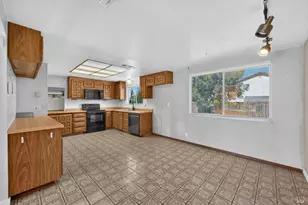 106 Clayton Cir, Vacaville, CA 95687 - Photo 16