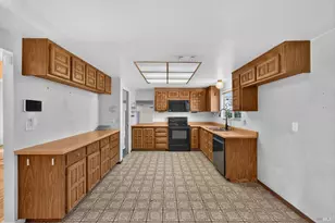 106 Clayton Cir, Vacaville, CA 95687 - Photo 14