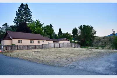 563 Shasta Avenue, Weed, CA 96094 - Photo 4