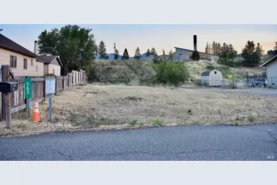 563 Shasta Avenue, Weed, CA 96094 - Photo 1