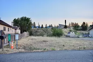 563 Shasta Ave, Weed, CA 96094 - Photo 1