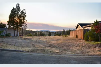 306 Woodridge Court, Weed, CA 96094 - Photo 10