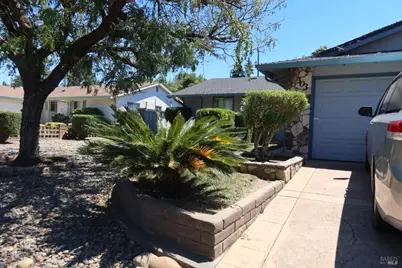 303 Dahlia Street, Fairfield, CA 94533 - Photo 4