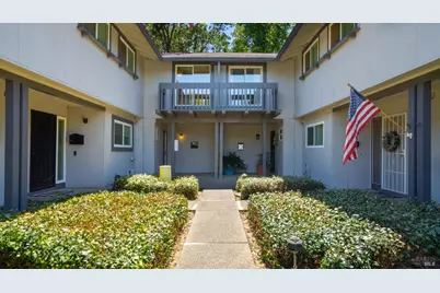 477 Alamo Creek Court #E, Vacaville, CA 95688 - Photo 2
