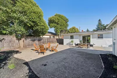 1825 Robin Hood Lane, Santa Rosa, CA 95405 - Photo 32