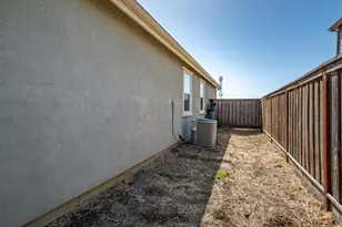 745 Broadfork Cir, Vacaville, CA 95687 - Photo 34