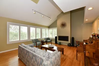 4004 Garnet Place, Santa Rosa, CA 95405 - Photo 6