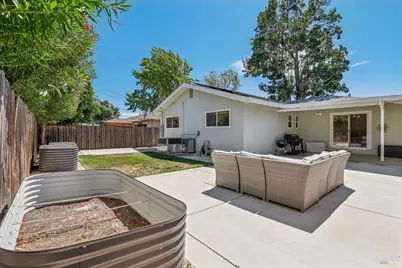 106 Anita Court, Vacaville, CA 95688 - Photo 4