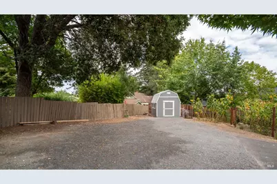 7778 Healdsburg Avenue, Sebastopol, CA 95472 - Photo 28