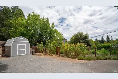 7778 Healdsburg Avenue, Sebastopol, CA 95472 - Photo 24
