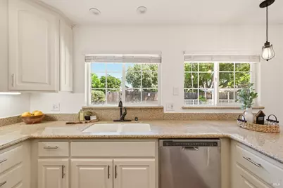 707 Granada Lane, Vacaville, CA 95688 - Photo 16