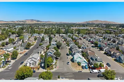 902 Edgewood Circle, Suisun City, CA 94585 - Photo 32