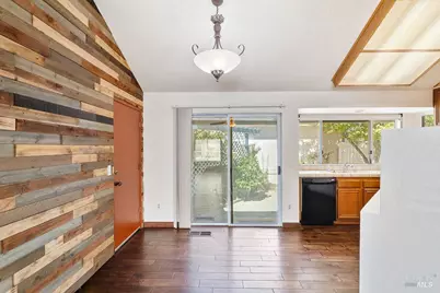902 Edgewood Circle, Suisun City, CA 94585 - Photo 12