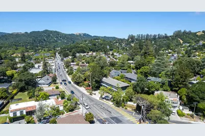 1562 Sir Francis Drake Boulevard, San Anselmo, CA 94960 - Photo 12