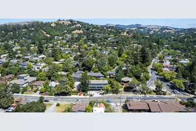 1562 Sir Francis Drake Boulevard, San Anselmo, CA 94960 - Photo 10
