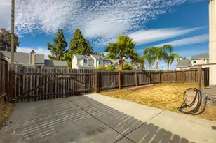 927 Shadywood Cir, Suisun City, CA 94585 - Photo 32