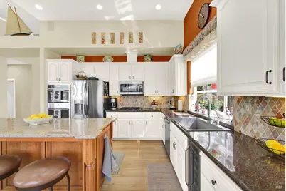 41 N Newport Drive, Napa, CA 94559 - Photo 24