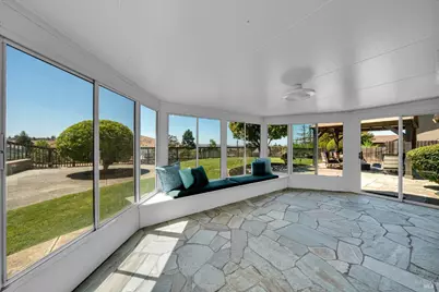 842 Oxford Way, Benicia, CA 94510 - Photo 24