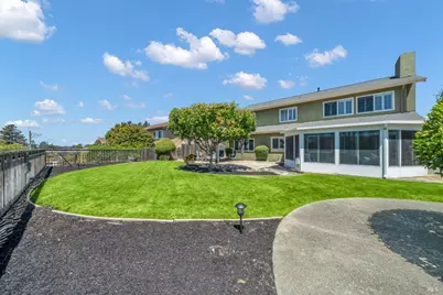 842 Oxford Way, Benicia, CA 94510 - Photo 40