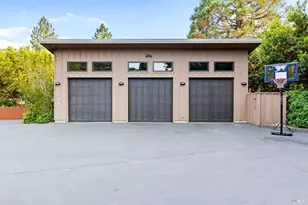 2252 W Dry Creek Rd, Healdsburg, CA 95448 - Photo 32