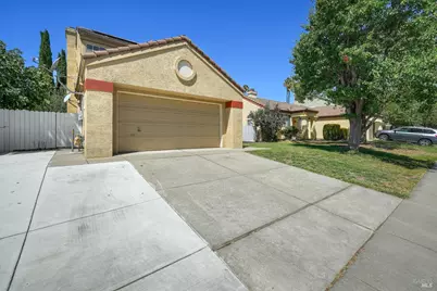 424 Donaldson Court, Suisun City, CA 94585 - Photo 2