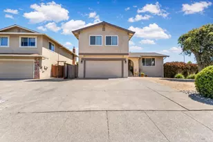 725 Park Ln, Petaluma, CA 94954 - Photo 1