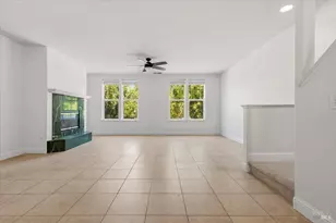 676 McClelland Dr, Windsor, CA 95492 - Photo 2
