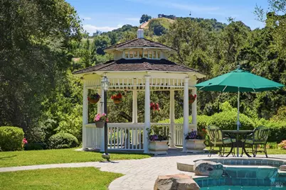 18880 Bella Vina, Saratoga, CA 95070 - Photo 86