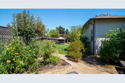 2351 Desert Palm Court, Santa Rosa, CA 95403 - Photo 16