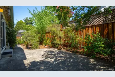 950 Wright Street, Santa Rosa, CA 95404 - Photo 32