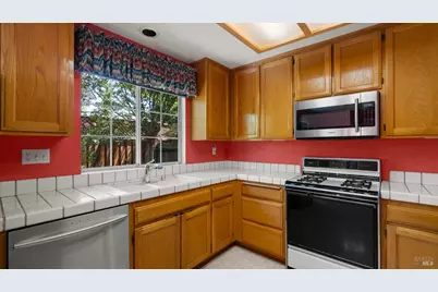 950 Wright Street, Santa Rosa, CA 95404 - Photo 16